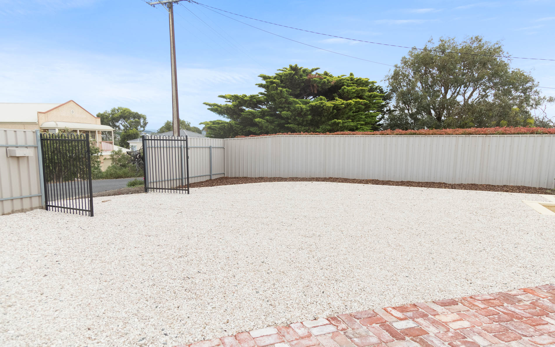 Post and Rail Fence, Friendly Neighbour Fence, Fencing, Fencing Contractors, Landscapers, Paving Contractors, Pavers, Gates, Encounter Bay, Fleurieu